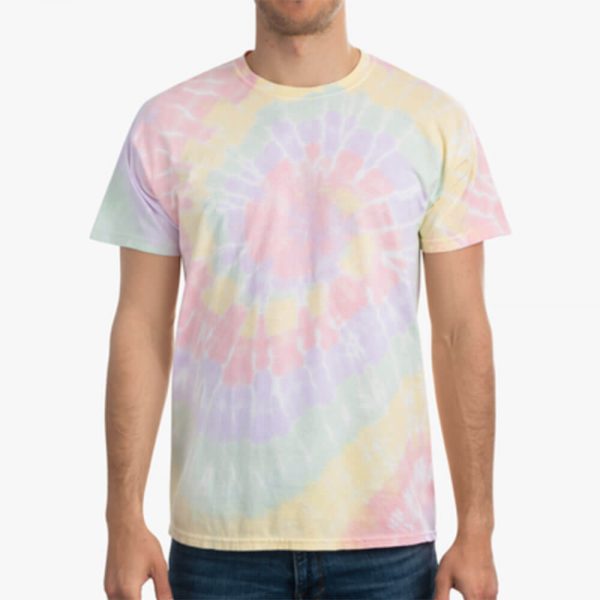 In this Hazy Rainbow tie-dye tee with a bold color scheme, models show off their unique tie-dye skills.