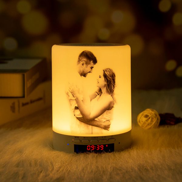 A couple printed on a bluetooth night light speaker