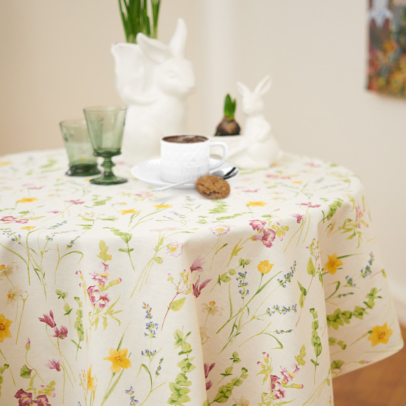 A yellow tablecloth