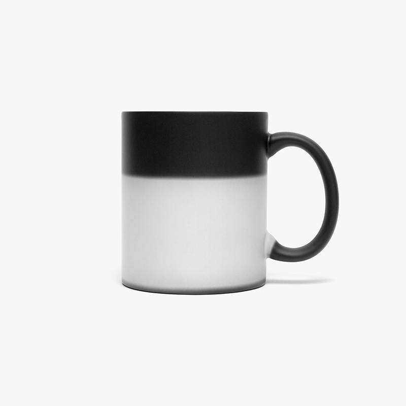 A customizable color changing mug